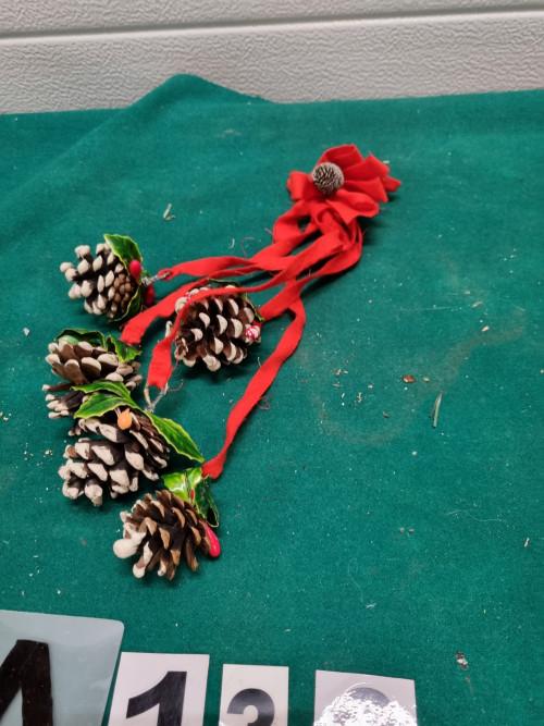 kersthanger dennenappels en hulst, Diversen, Kerst, Ophalen of Verzenden, 'T Olde Gre-j, Info@toldegrej.nl, Endepoelstraat 20f Didam