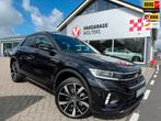 Volkswagen T-ROC 1.5 TSI R-Line Edition RIJKLAARPRIJS! BLACK, 4 cilinders, 150 pk, Leder en Stof, Zwart