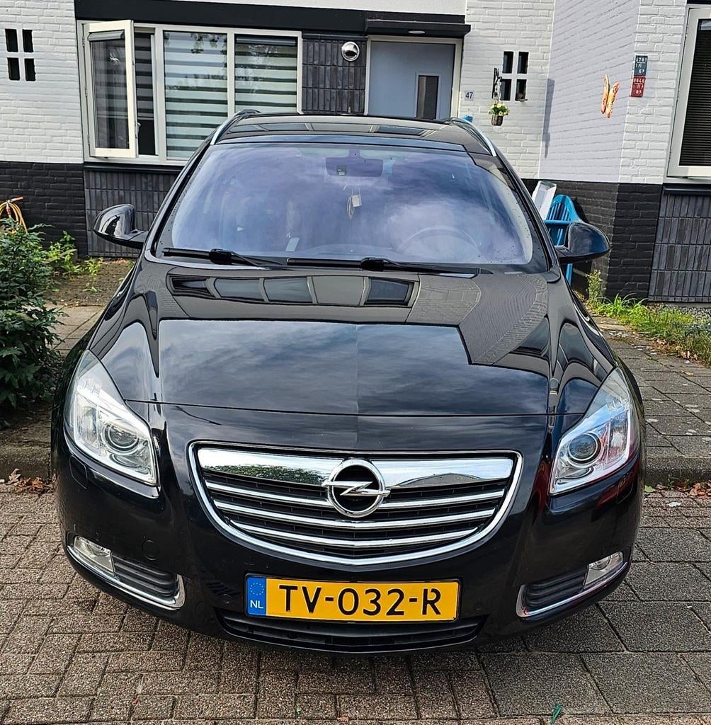Opel Insignia 2.0 T Tourer AT 2009 Zwart let op! MOET WEG!, Auto's, Opel, 1998 cc, Zwart, 4 cilinders, Zwart