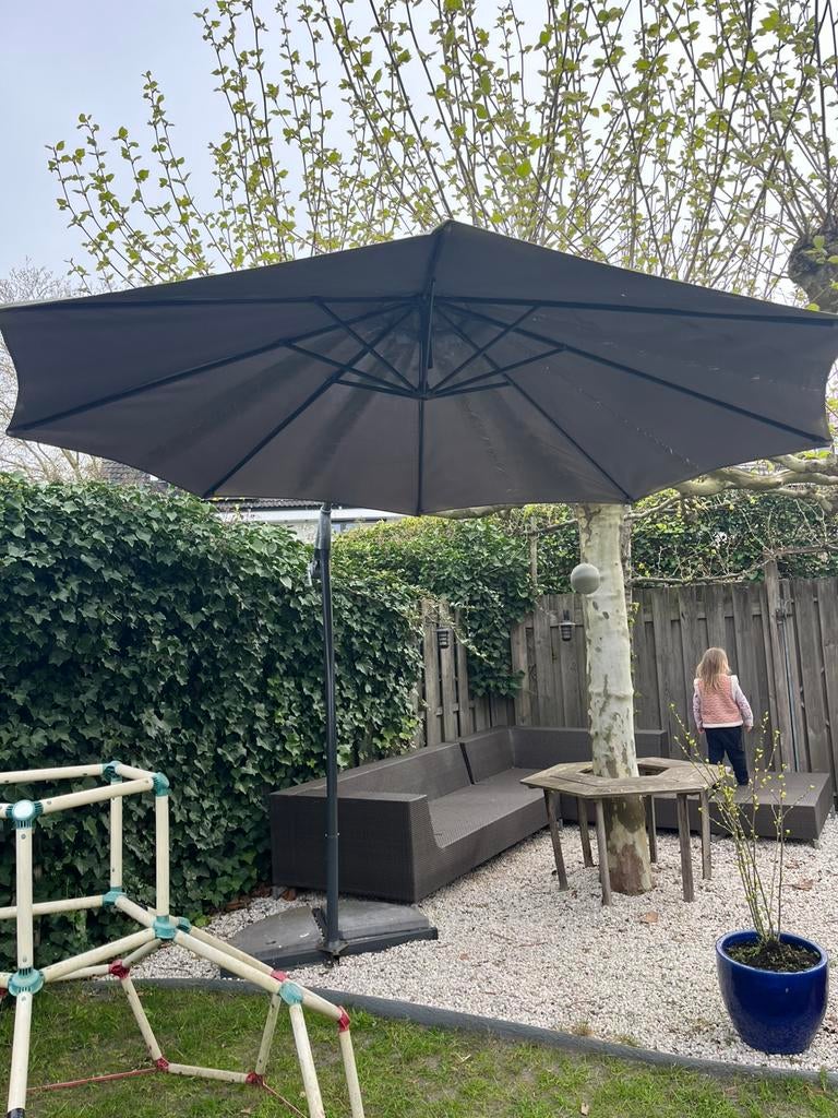 Gratis ophalen parasol op standaard, Tuin en Terras, Ophalen, Zo goed als nieuw, Parasolvoet