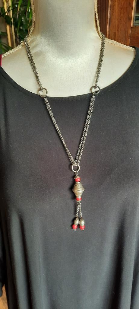 Antieke  Tibetaanse ketting  met bloedkoraal, Sieraden, Tassen en Uiterlijk, Antieke sieraden, Ophalen of Verzenden, Overige materialen