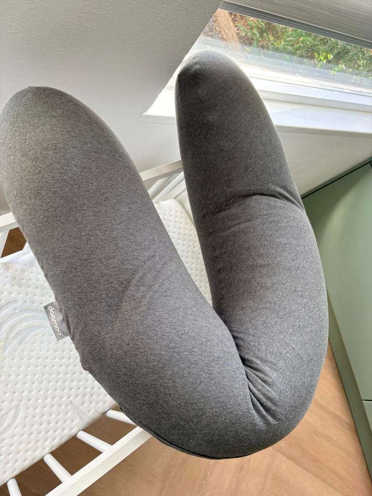 Doomoo voedingskussen met grijze hoes, Ophalen, Gebruikt