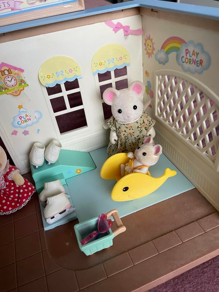 Sylvanian Families speelgoedwinkel met figuren en spullen, Ophalen of Verzenden, Gebruikt, Overige typen