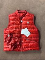 Moncler Bodywarmer Rood - Zo goed als nieuw, Kleding | Heren, Bodywarmers, Ophalen of Verzenden, Zo goed als nieuw, Rood