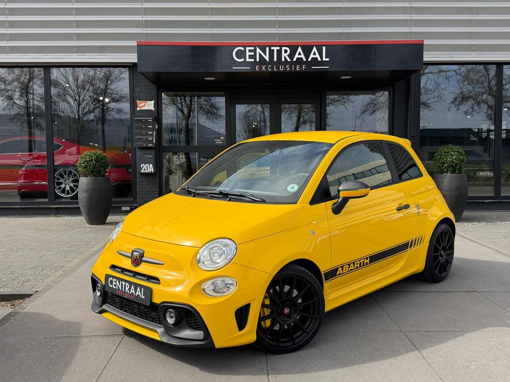Abarth 595 500 1.4 T-Jet Abarth Competizione Sabelt|180PK|Na, Auto's, Voorwielaandrijving, Gebruikt, Zwart, 4 stoelen