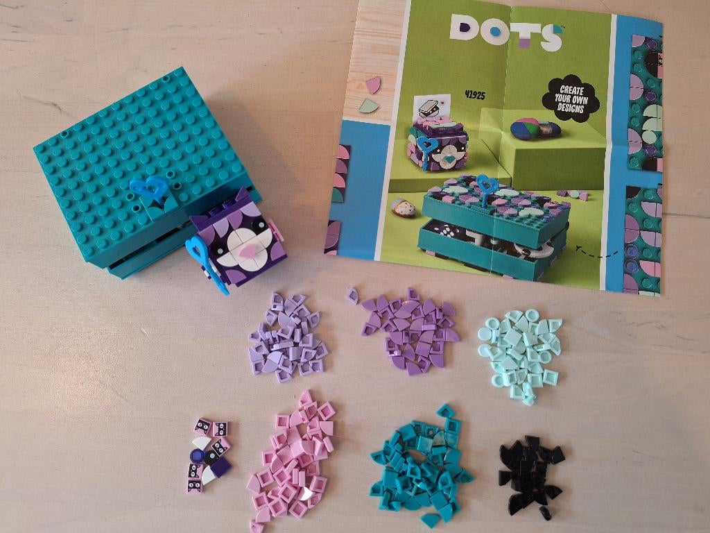 Lego Dots 41925 geheime dozen, Kinderen en Baby's, Speelgoed | Duplo en Lego, Zo goed als nieuw, Lego, Complete set, Ophalen of Verzenden