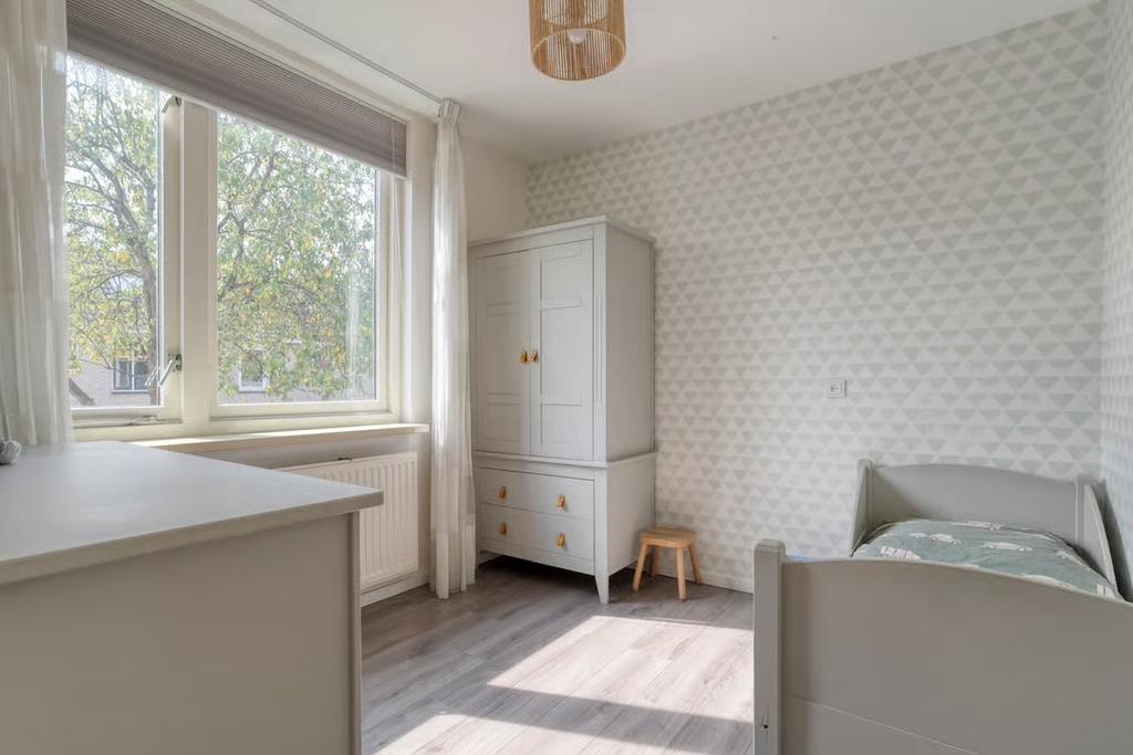 Complete Kinderkamer Meubelset: Commode, Kast, Peuterbed, Ophalen, Gebruikt, Jongetje of Meisje