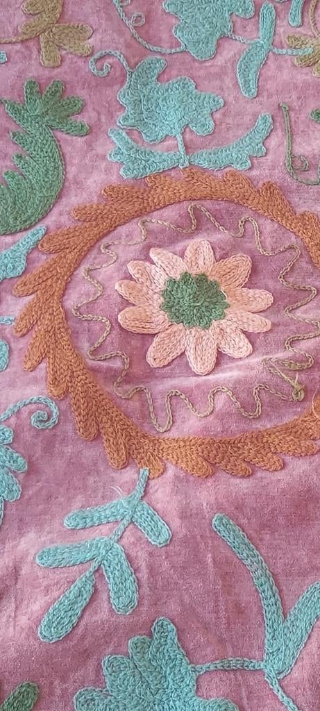 Unieke Suzani sprei/wandkleed uit India - Handgeborduurd, Ophalen of Verzenden, Nieuw, Rechthoekig, 200 cm of meer