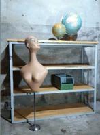 Oud vintage industrieel metalen wandrek rek stelling sale, Ophalen of Verzenden, N, T, V