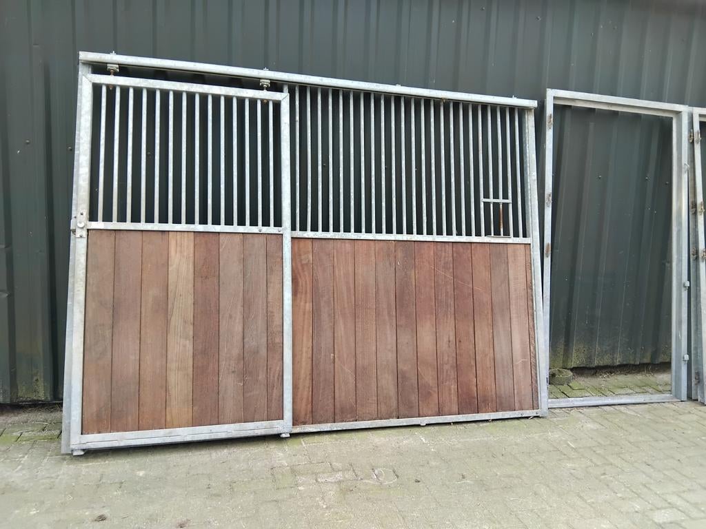 Voorfront paardenbox
