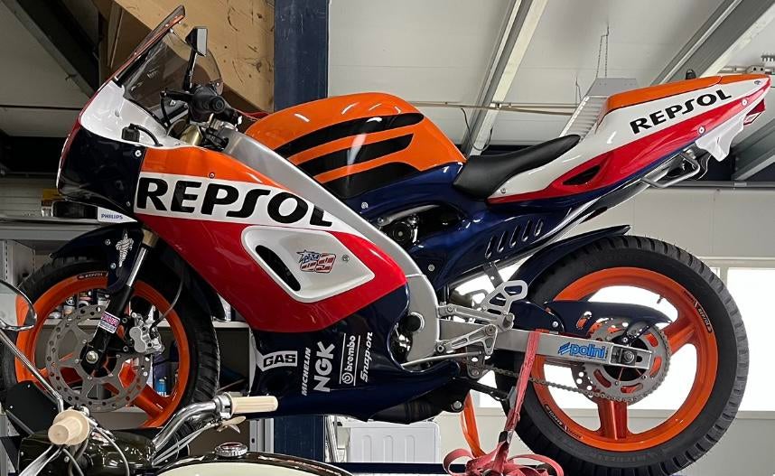 Gezocht kunstof/ beplating / kuipdelen Motorhispania Rx50, Ophalen of Verzenden, Nieuw