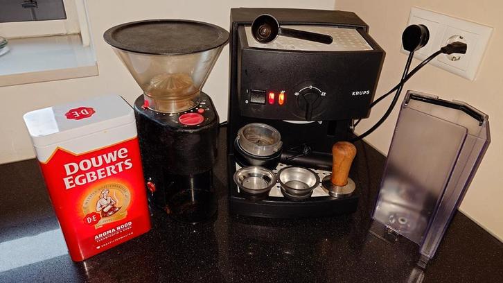 Krups espresso apparaat, Witgoed en Apparatuur, Koffiezetapparaten, Koffiebonen, Espresso apparaat, Stoompijpje, Ophalen