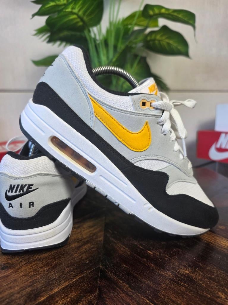 Nike Air Max 1 University Gold maat 43, Wit, Nike, Ophalen of Verzenden, Nike
