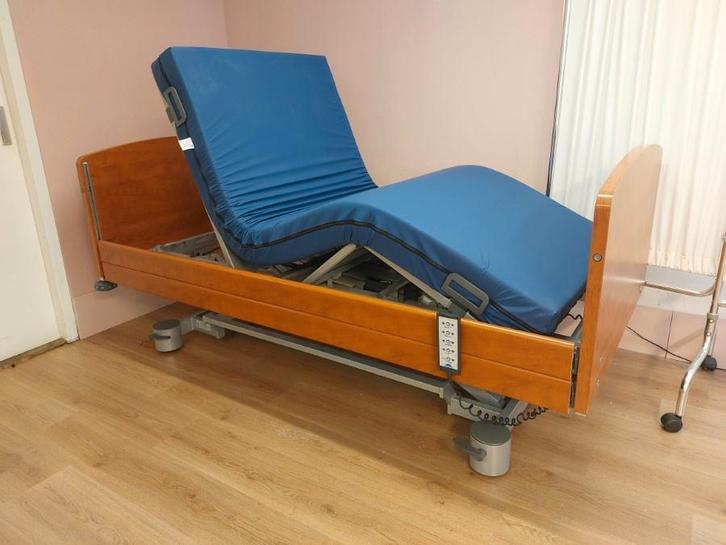 thuiszorgbed – verpleegbed 90 x 200  Duits merk Stiegelmeyer, Diversen, Verpleegmiddelen, Gebruikt, Ophalen