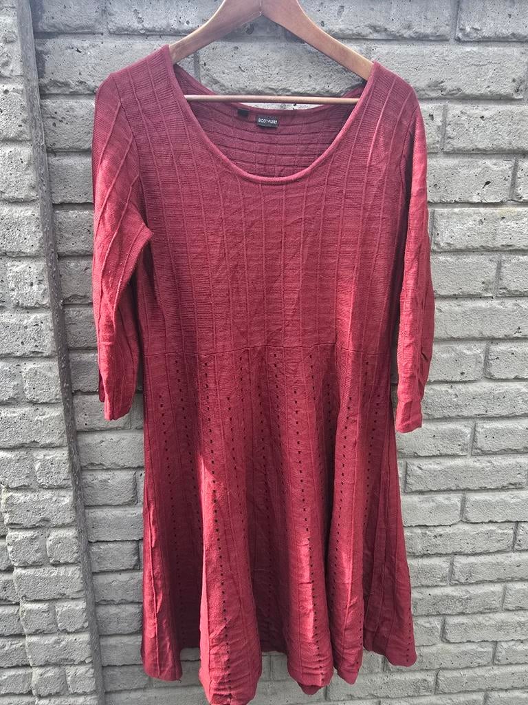 Rode jurk met driekwart mouwen maat 44/46, Kleding | Dames, Ophalen of Verzenden