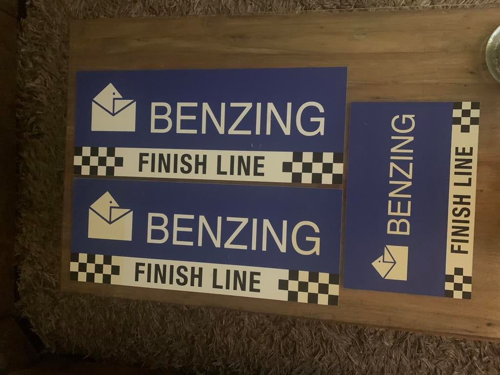 Aangeboden 3x benzing Finish line., Dieren en Toebehoren, Geslacht onbekend, Postduif