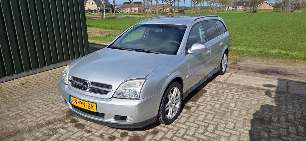 Moet weg! Opel Vectra 2.0 Turbo St.wgn. 2004 Grijs, Voorwielaandrijving, 1998 cc, Stof, Zwart