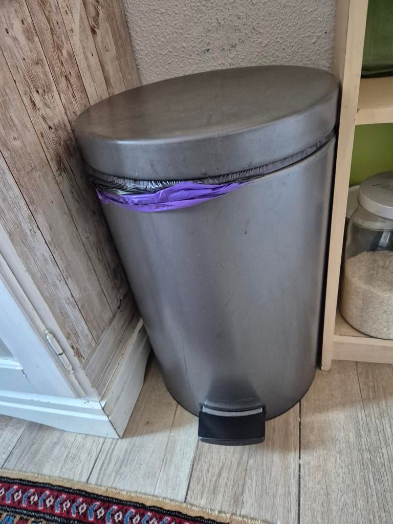 Brabantia prullenbak 20 liter, Ophalen