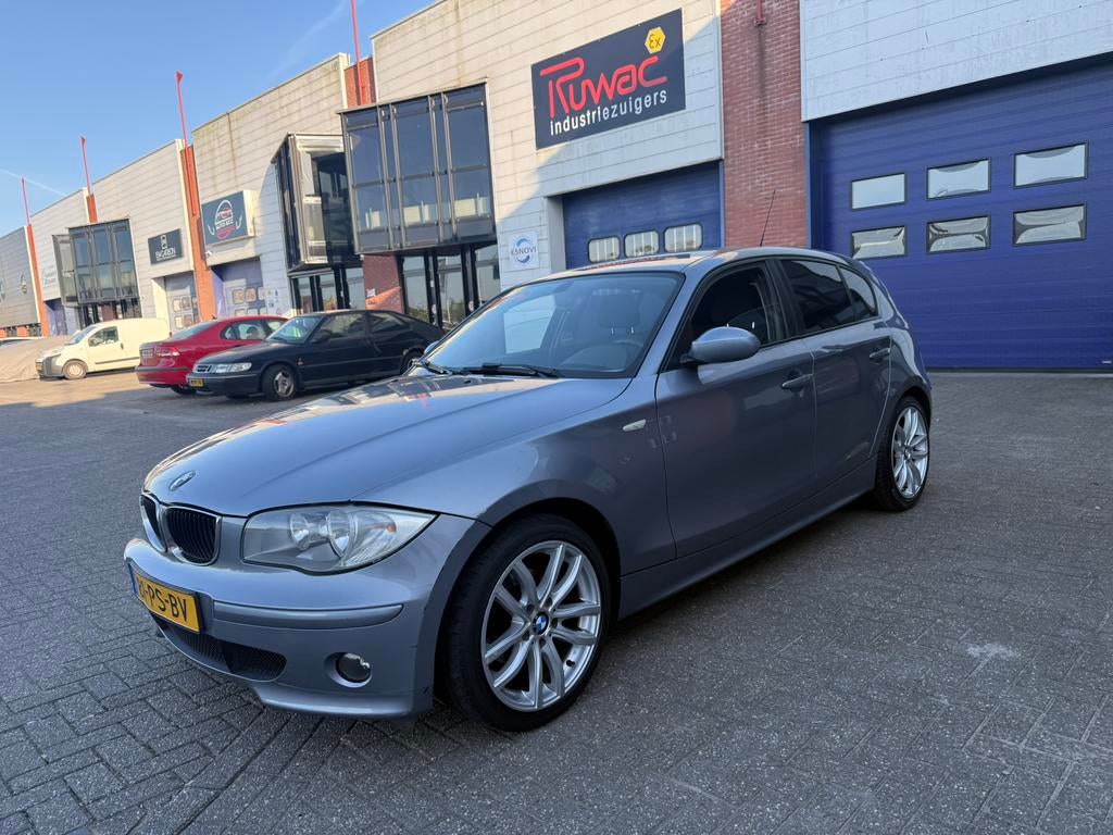 BMW 1-Serie 1.6 I 116 2004, Auto's, BMW, 1596 cc, Achterwielaandrijving, 4 cilinders, Origineel Nederlands