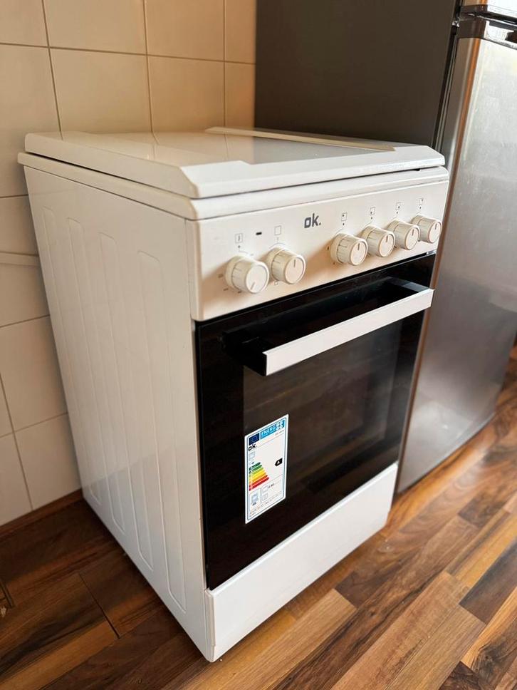 Vrijstaand fornuis + oven (OK.), Witgoed en Apparatuur, Fornuizen, Zo goed als nieuw, Vrijstaand, Elektrisch, 4 kookzones, 85 tot 90 cm