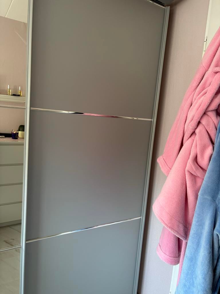 Moderne Kledingkast met Schuifdeuren, Huis en Inrichting, Overige materialen, 100 tot 150 cm, 200 cm of meer, Ophalen of Verzenden