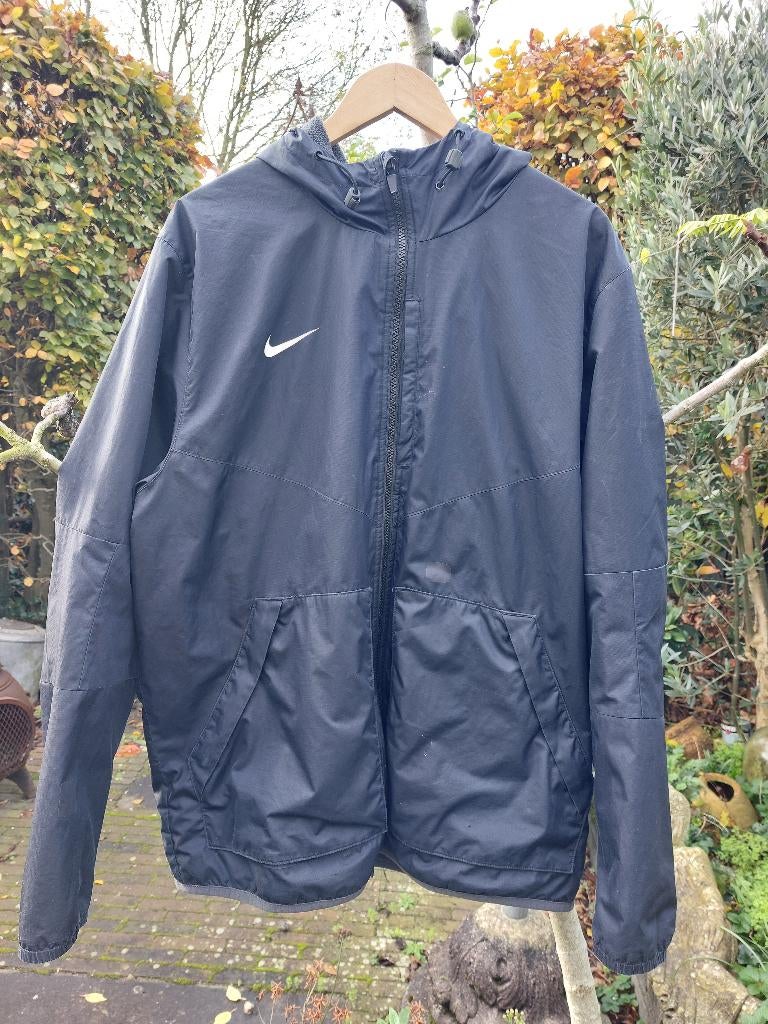 Zwarte Nike jas herfst tussenjas winter capuchon maat XL, Kleding | Heren, Jassen | Winter, Gedragen, Maat 56/58 (XL), Zwart, Ophalen of Verzenden