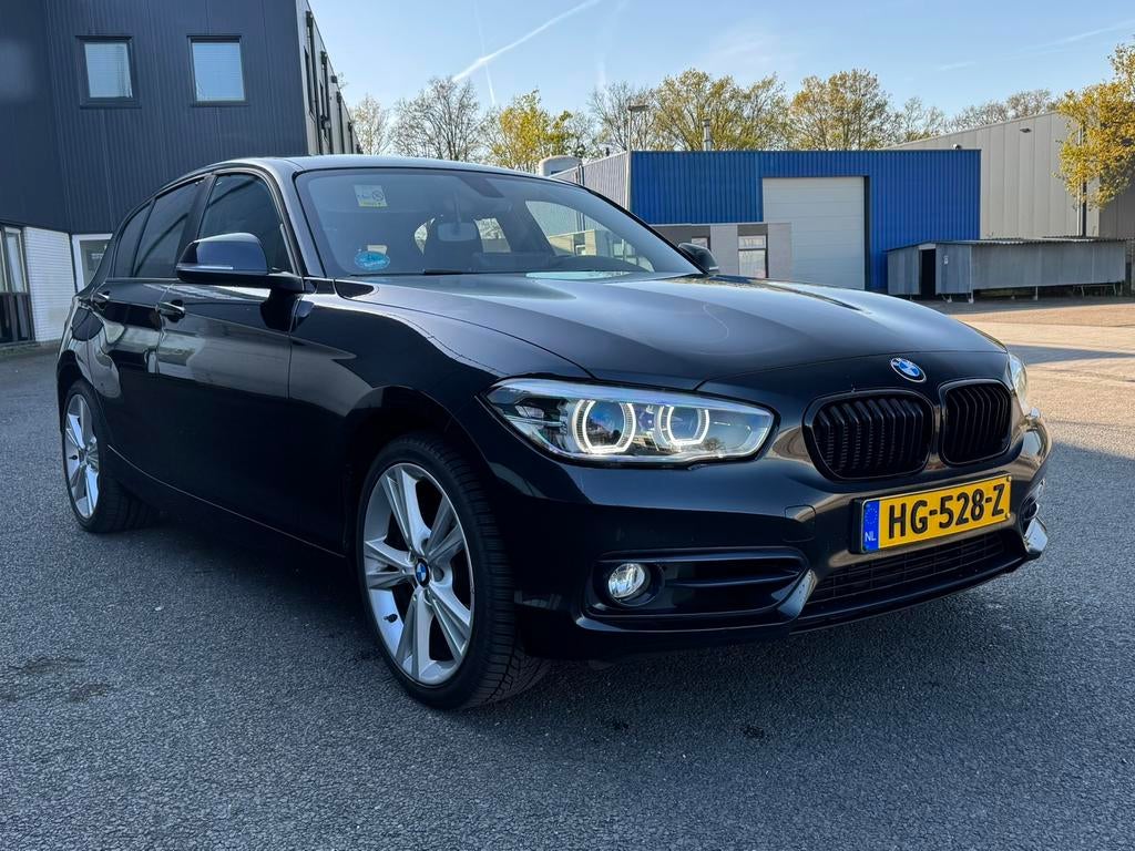 BMW 1-Serie 2.0 118D 5DRS AUT CarPlay, Auto's, Achterwielaandrijving, 1995 cc, Zwart, Origineel Nederlands