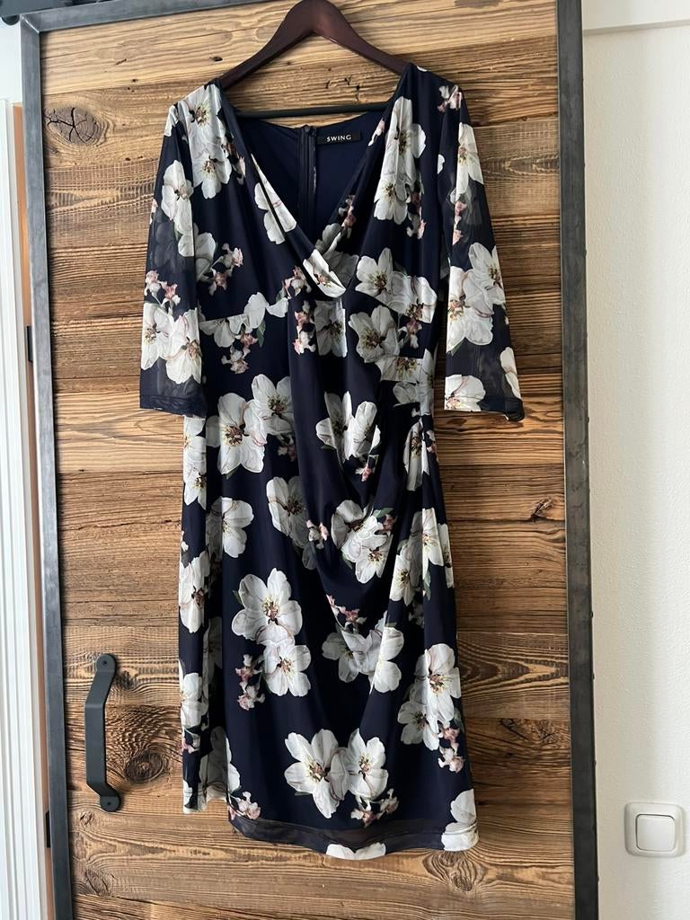 Swing jurk mt 42, Kleding | Dames, Gelegenheidskleding, Ophalen of Verzenden, Zo goed als nieuw, Maat 42/44 (L), Galajurk