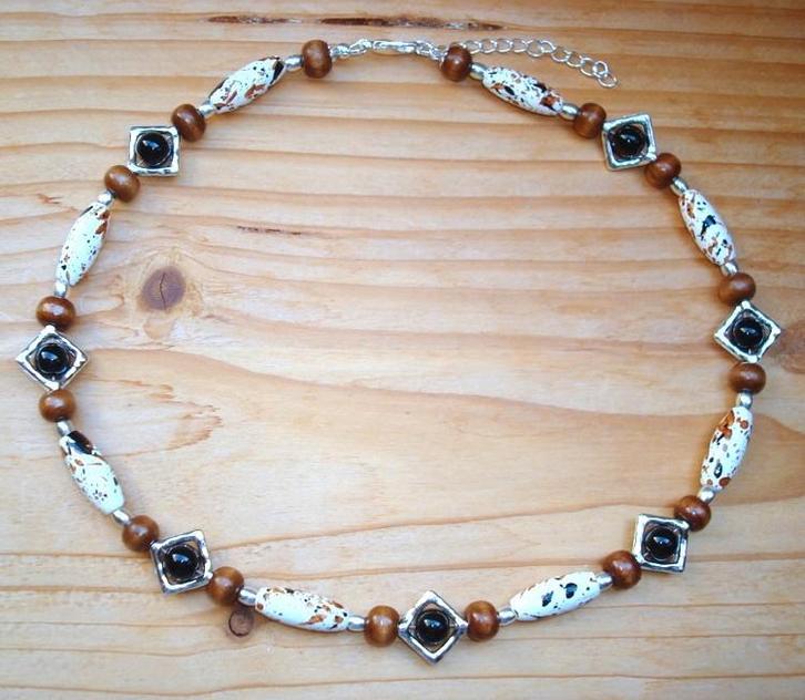 Ketting van hout en blackstone, Sieraden, Tassen en Uiterlijk, Kettingen, Nieuw, Steen of Mineraal, Overige kleuren, Verstelbaar