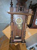 Diverse klokken 4 kasten 3 met uurwerk twee los uur werk, Ophalen, Gebruikt, Analoog, Wandklok