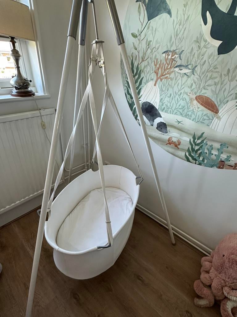Leander schommelwieg hangwieg met standaard incl matras, Kinderen en Baby's, Babywiegjes en Ledikanten, Ophalen, Wieg