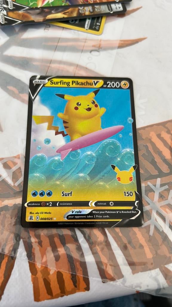 Surfing pikachu v 008/025, Ophalen of Verzenden, Zo goed als nieuw