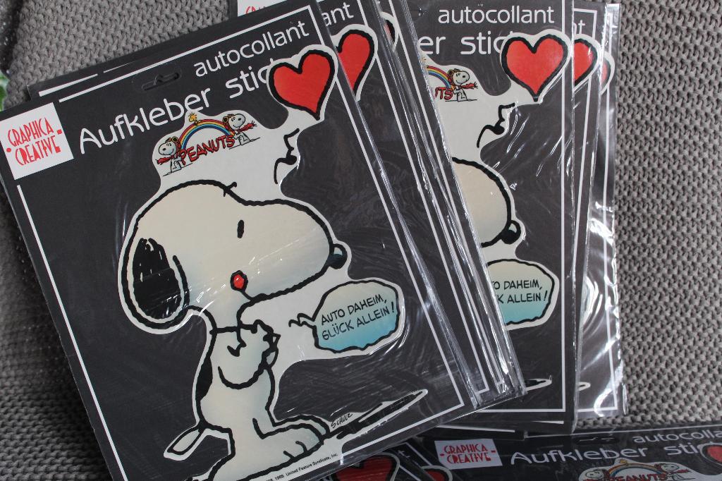 Snoopy 50 stuks peanuts stickers - Stripfilm, Ophalen of Verzenden, Nieuw, Film, Tv of Omroep