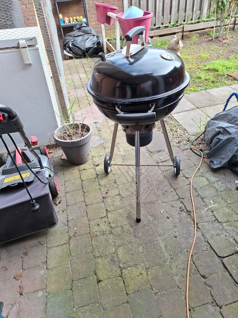 Gebruikte houtskool barbecue op wielen, Ophalen, Gebruikt, Onbekend