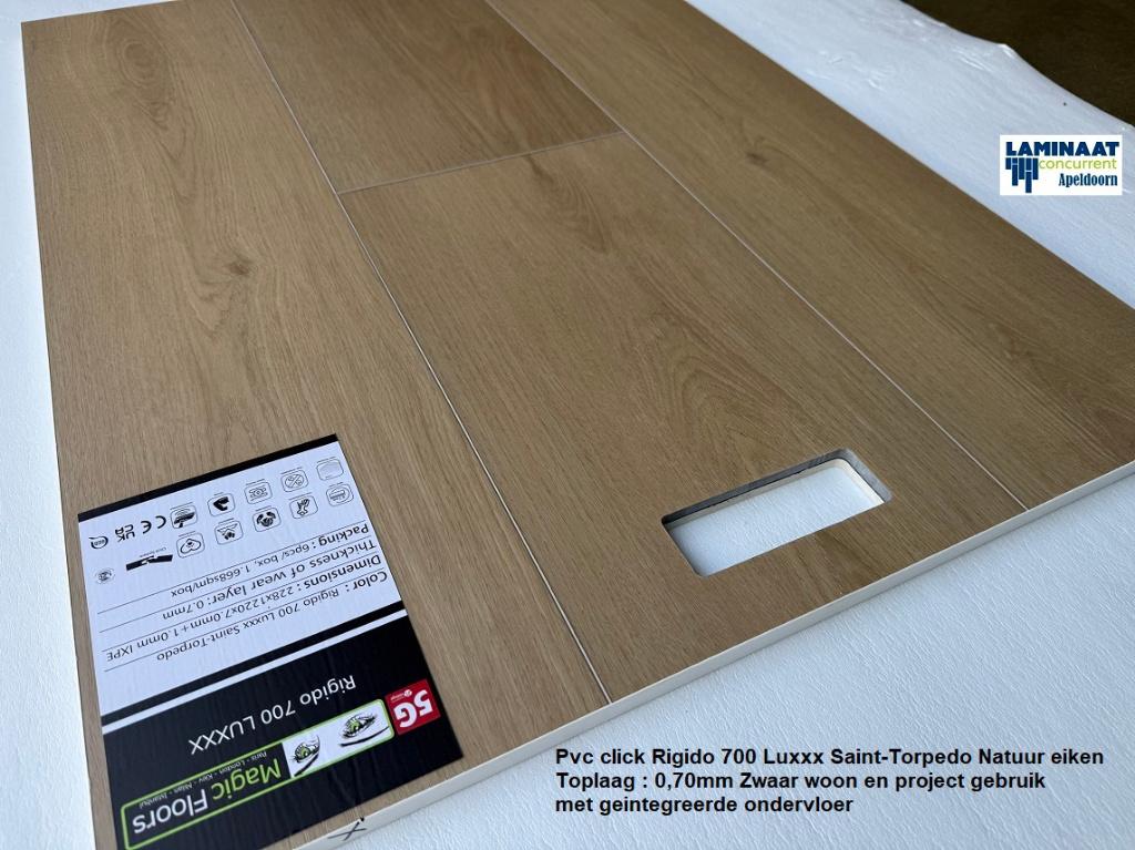 8mm dik Pvc click Saint- Torpedo toplaag 0,70 met ondervloer, Huis en Inrichting, 8mm dik Pvc click met integreerde ondervloer toplaag 0,70