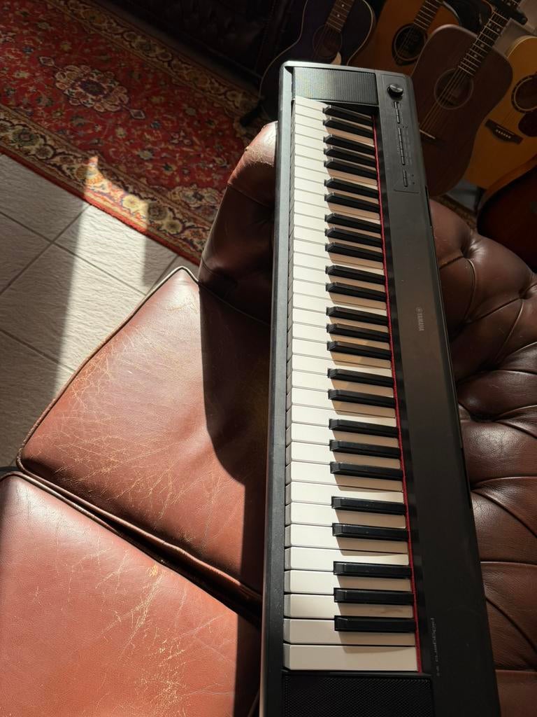 Yamaha NP-12 Piaggero licht en ideaal voor thuis/studie, Ophalen of Verzenden, Zo goed als nieuw, Zwart