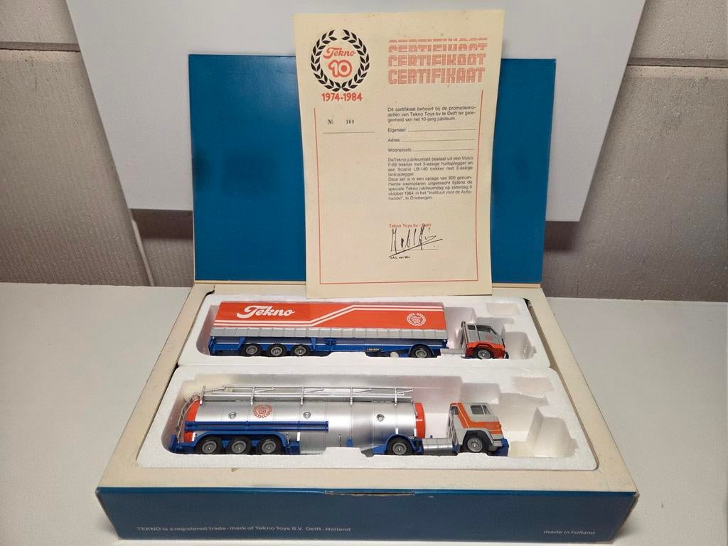 Tekno set Scania/Volvo 1974-1984 jubileum, Ophalen of Verzenden, Zo goed als nieuw, Bus of Vrachtwagen, Tekno