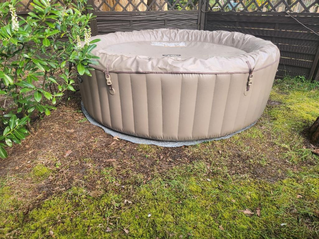Intex spa Jaccuzi groot model, Ophalen, Gebruikt, Filter, Opblaasbaar