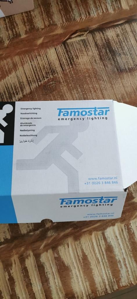11x Famostar Noodverlichting Nieuw in Doos, Led-lamp, Minder dan 30 watt, Nieuw, E27 (groot)