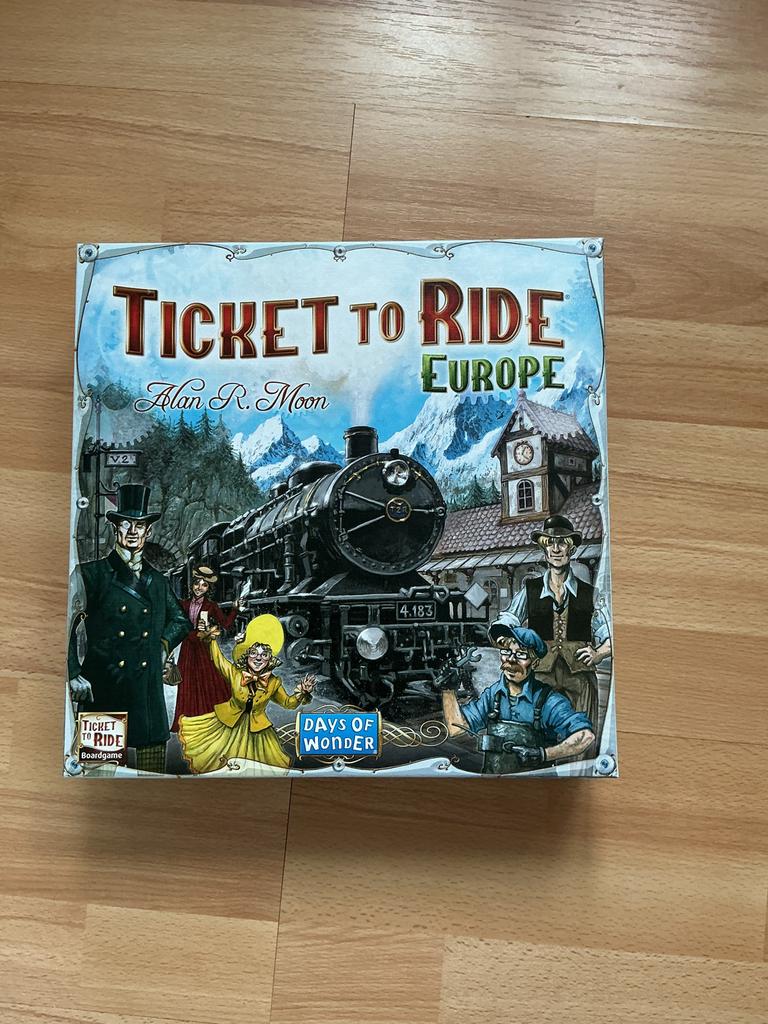 Ticket to Ride Europe - Compleet en in goede staat, Drie of vier spelers, Ophalen of Verzenden, Zo goed als nieuw, Reisspel