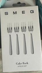 SMEG taart vorkjes, Huis en Inrichting, Keuken | Bestek, Nieuw, Ophalen of Verzenden, Rvs of Chroom, Vaatwasserbestendig