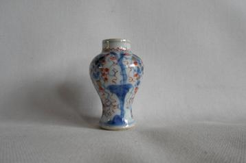 Japans Miniatuur Vaasje 1700-1720 beschikbaar voor biedingen