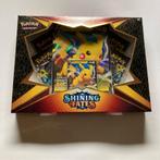 Shining Fates Pikachu V box, Hobby en Vrije tijd, Verzamelkaartspellen | Pokémon, Nieuw, Overige typen, Ophalen