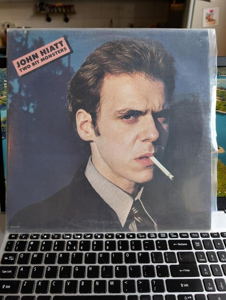 John Hiatt - Two Bit Monsters, Cd's en Dvd's, Vinyl | Pop, Gebruikt, 1980 tot 2000, Overige formaten, Ophalen of Verzenden