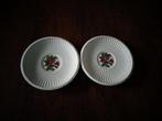 Wedgwood Moss Rose, 2 koffiebordjes, Huis en Inrichting, Keuken | Servies, Ophalen of Verzenden, Zo goed als nieuw, Bord(en), Wedgwood