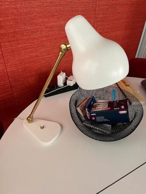 design VL-38 Vilhelm Lauritzen louis poulsen, Huis en Inrichting, Lampen | Tafellampen, Zo goed als nieuw, Minder dan 50 cm, Metaal