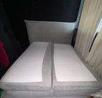 Boxspring grijs bed, Huis en Inrichting, Slaapkamer | Boxsprings, Ophalen, Tweepersoons, Zo goed als nieuw, 180 cm