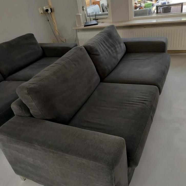 1 zgan bank donker grijs, Huis en Inrichting, Banken | Complete zithoeken, Zo goed als nieuw, Ophalen