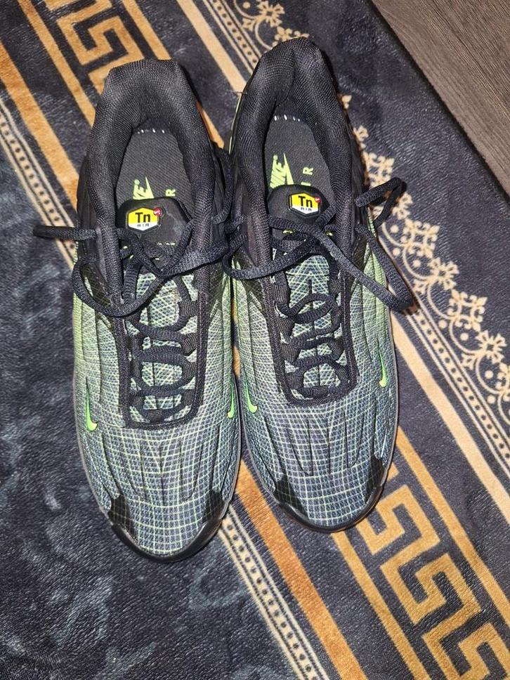 Nike Air Max Plus TN III Spirographe Zwart - Maat 43, Kleding | Heren, Schoenen, Zo goed als nieuw, Sneakers of Gympen, Zwart