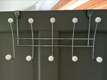 Sputnik stijl kapstok / deurkapstok met witte bolletjes beschikbaar voor biedingen